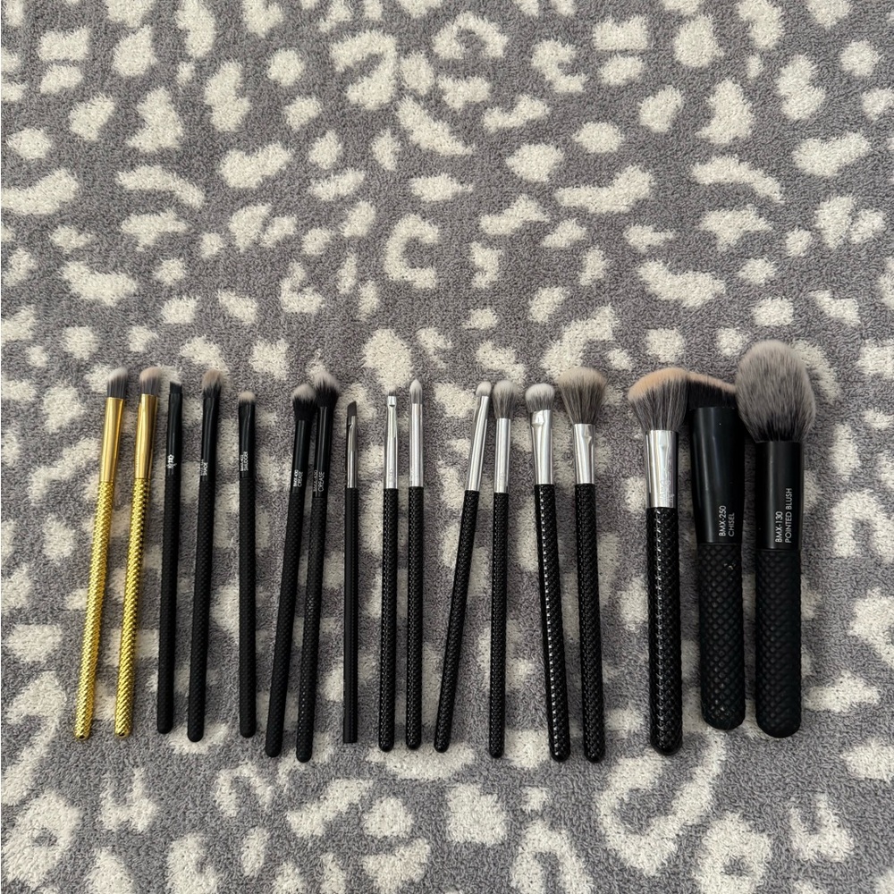 Moda International Black and Gold Makeup Brush Set